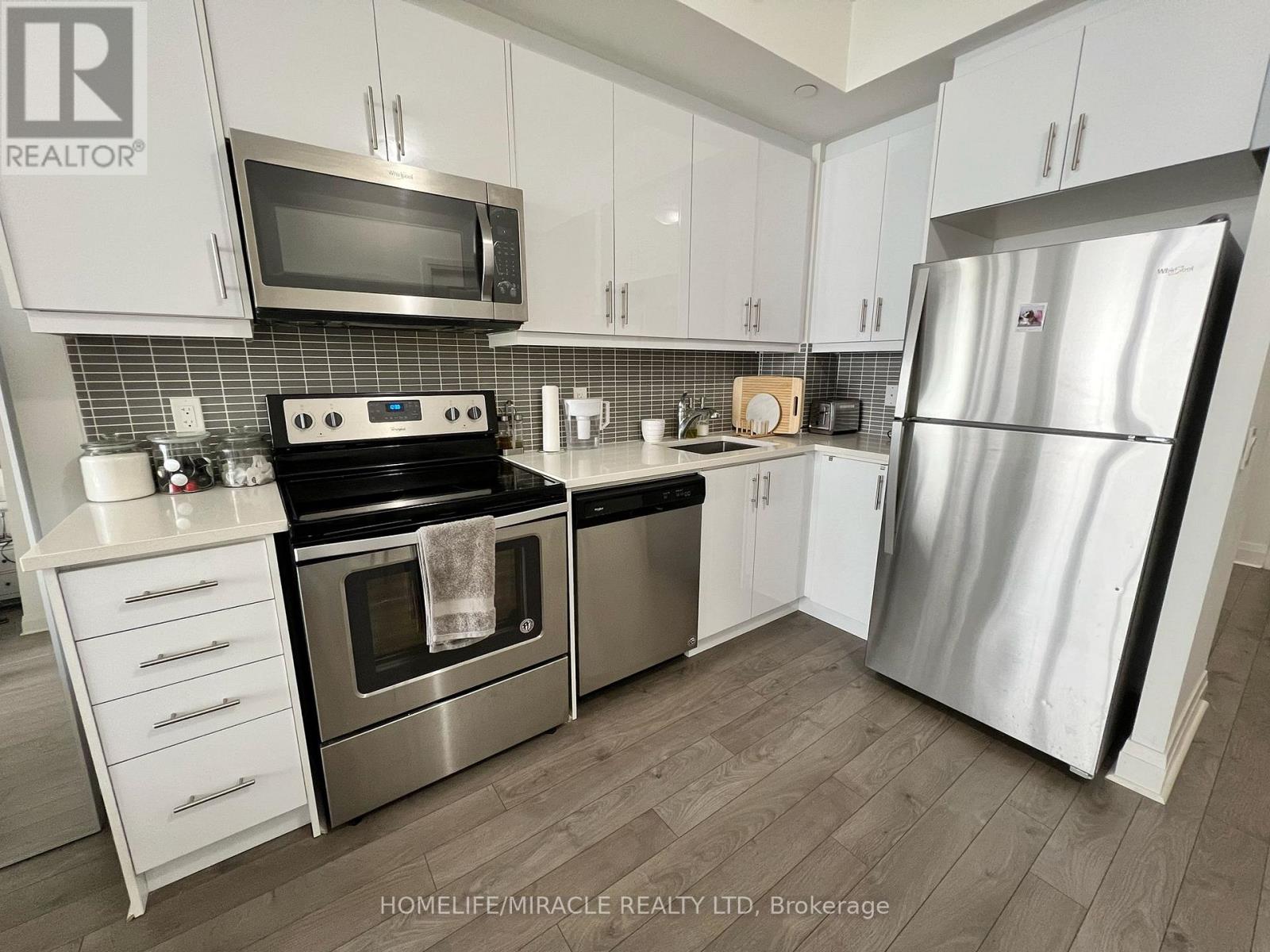 2004 - 17 Zorra Street, Toronto, Ontario  M9Z 4Z6 - Photo 10 - W12738572