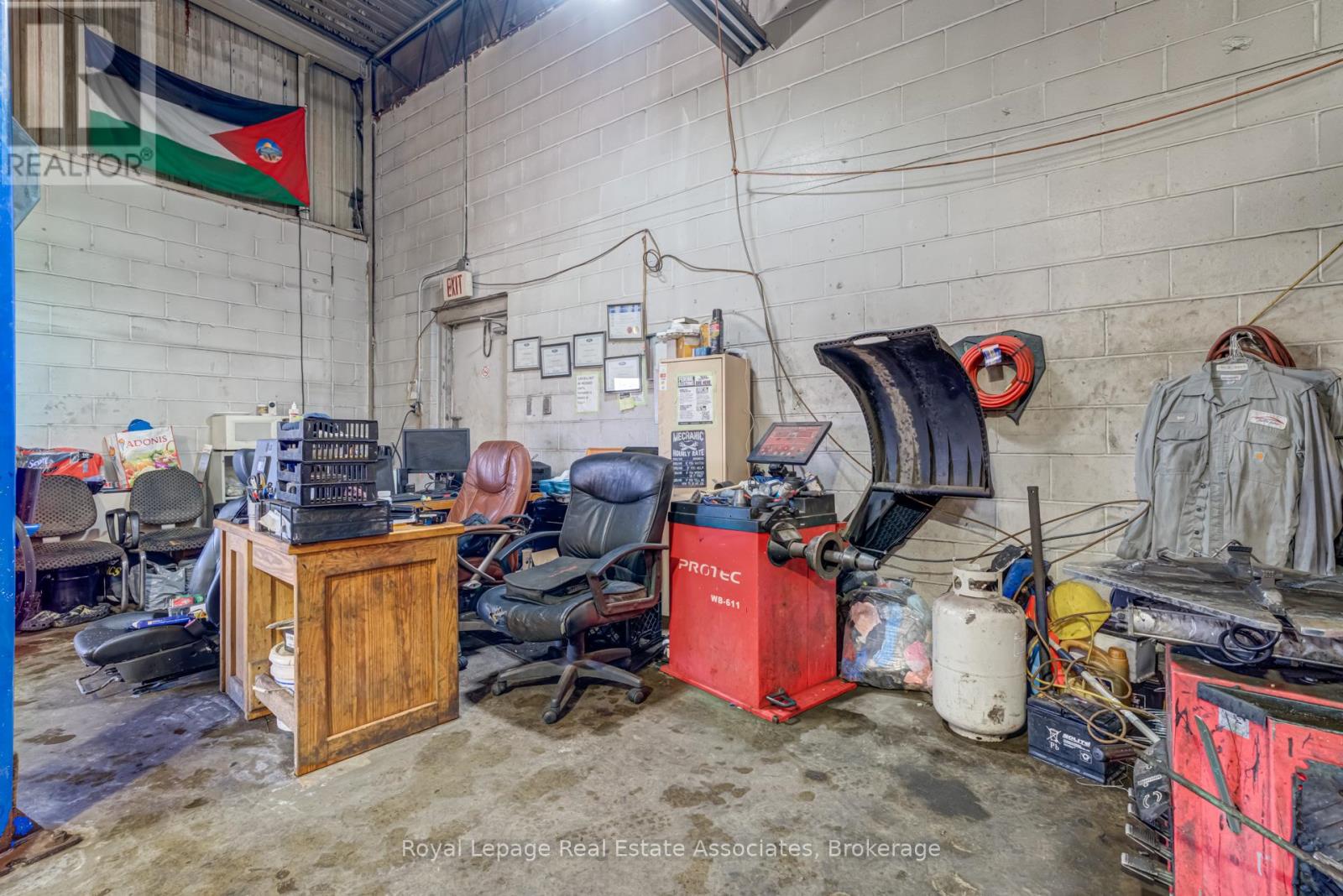 Unit 4 - 5890 Dixie Road, Mississauga, Ontario  L4W 1E9 - Photo 14 - W12738580