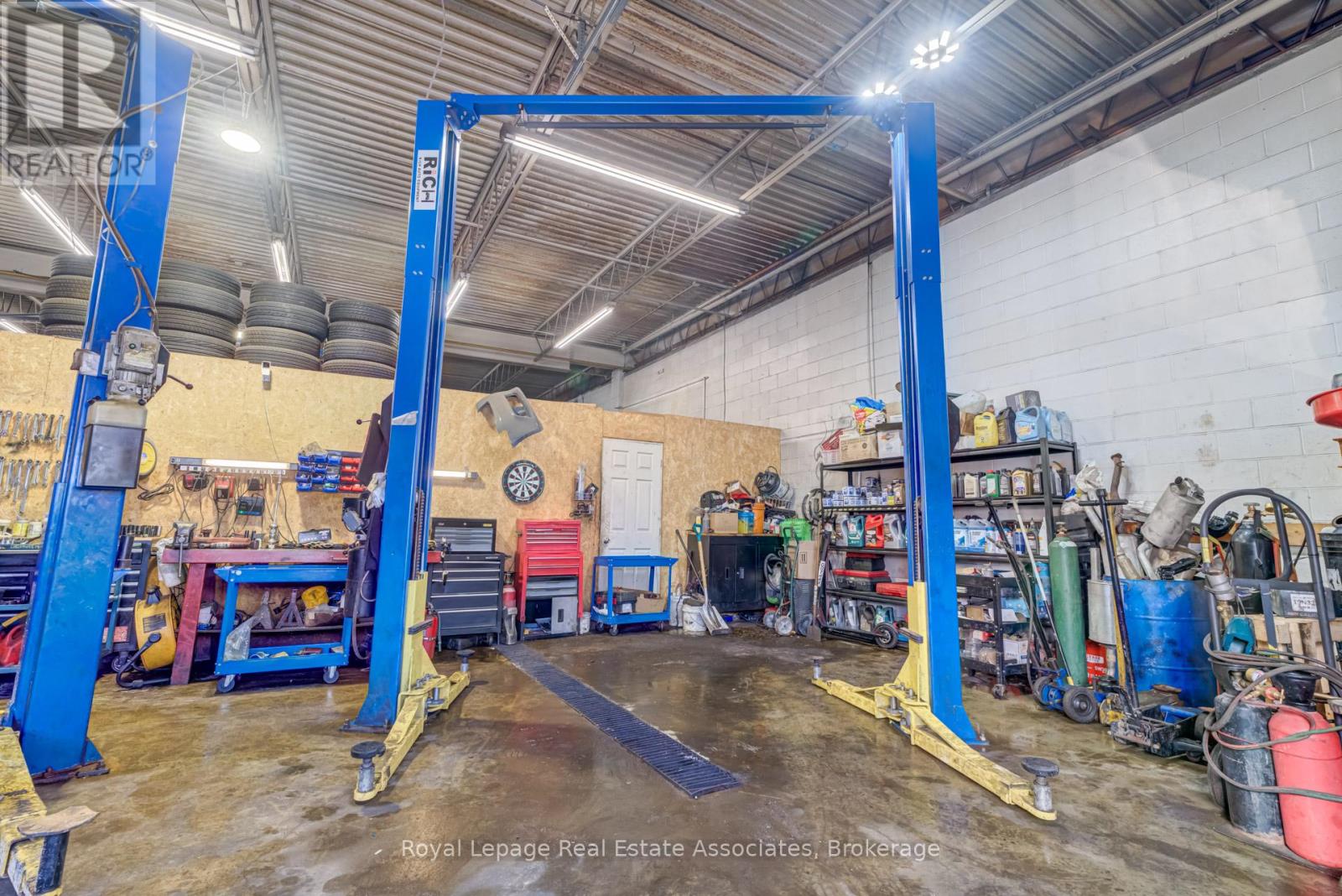 Unit 4 - 5890 Dixie Road, Mississauga, Ontario  L4W 1E9 - Photo 16 - W12738580