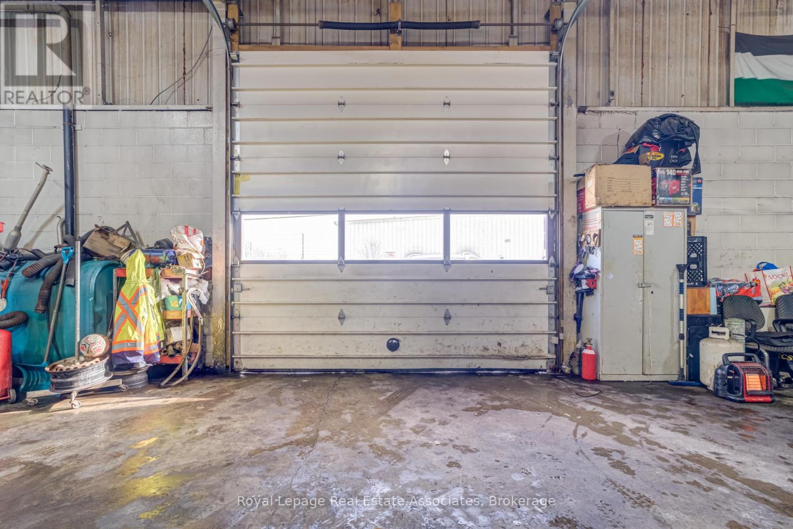 Unit 4 - 5890 Dixie Road, Mississauga, Ontario  L4W 1E9 - Photo 3 - W12738580