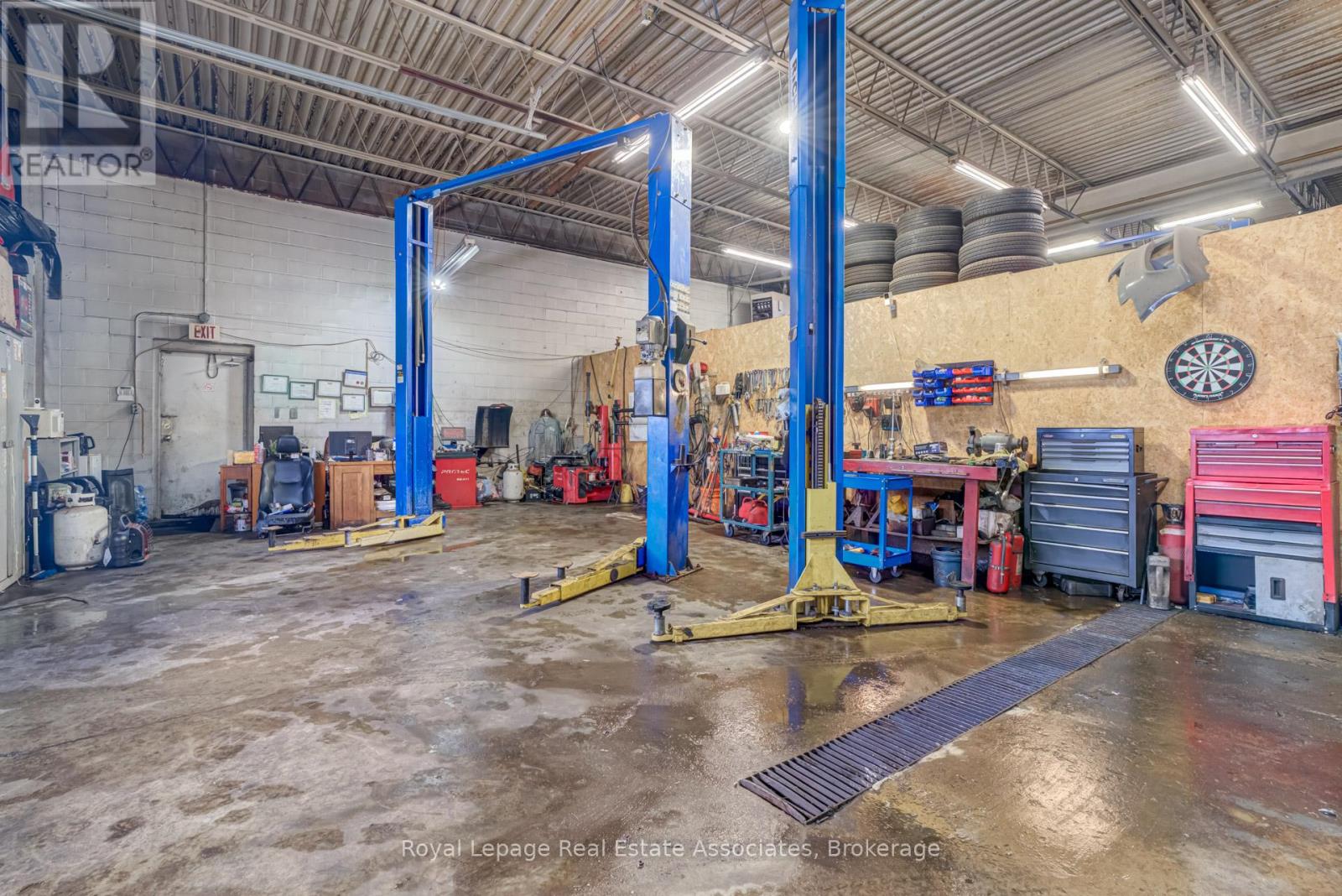 Unit 4 - 5890 Dixie Road, Mississauga, Ontario  L4W 1E9 - Photo 7 - W12738580