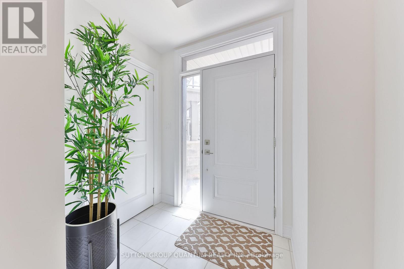 2168 Postmaster Drive, Oakville, Ontario  L6M 5T1 - Photo 5 - W12738604