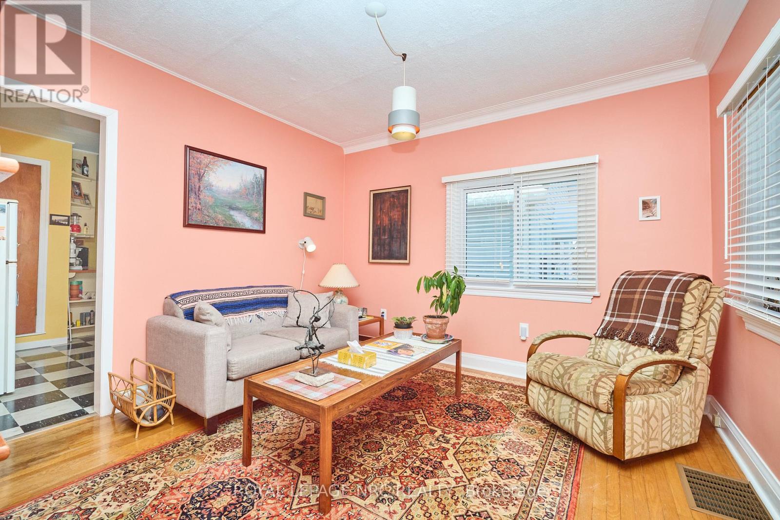 218 Carlton Street, St. Catharines, Ontario  L2R 1S7 - Photo 7 - X12738636