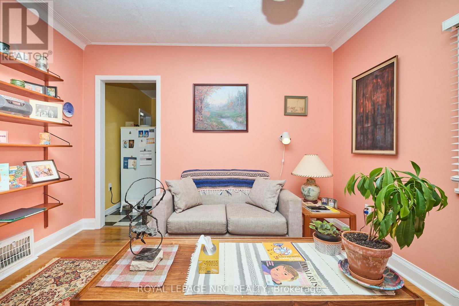 218 Carlton Street, St. Catharines, Ontario  L2R 1S7 - Photo 8 - X12738636