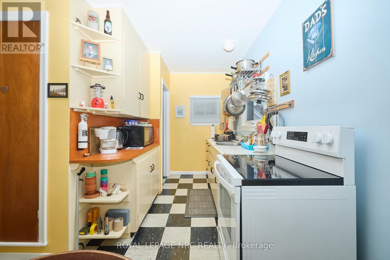 218 Carlton Street, St. Catharines, Ontario  L2R 1S7 - Photo 9 - X12738636