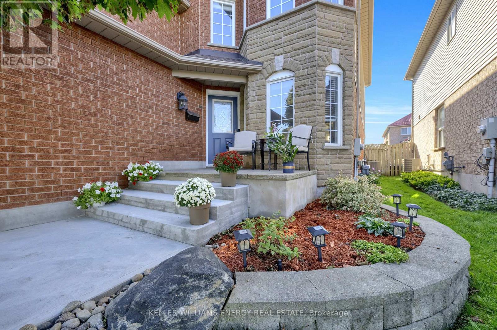 128 West Side Drive, Clarington, Ontario  L1C 5A2 - Photo 4 - E12738688