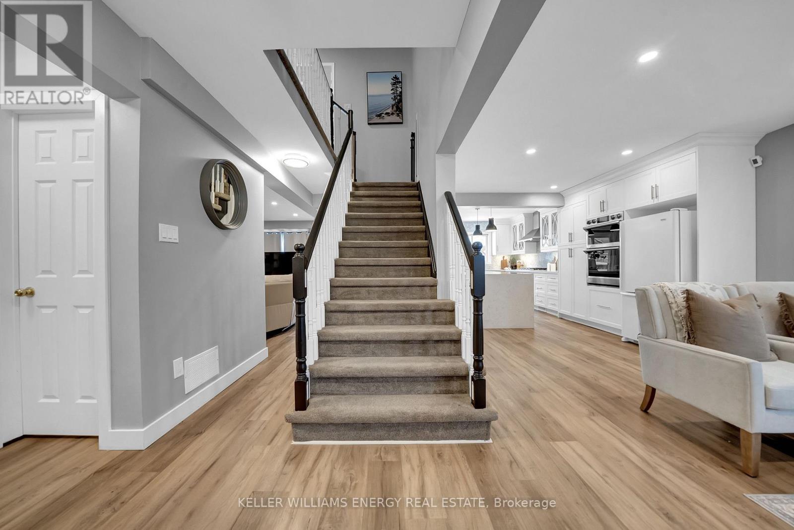 128 West Side Drive, Clarington, Ontario  L1C 5A2 - Photo 6 - E12738688