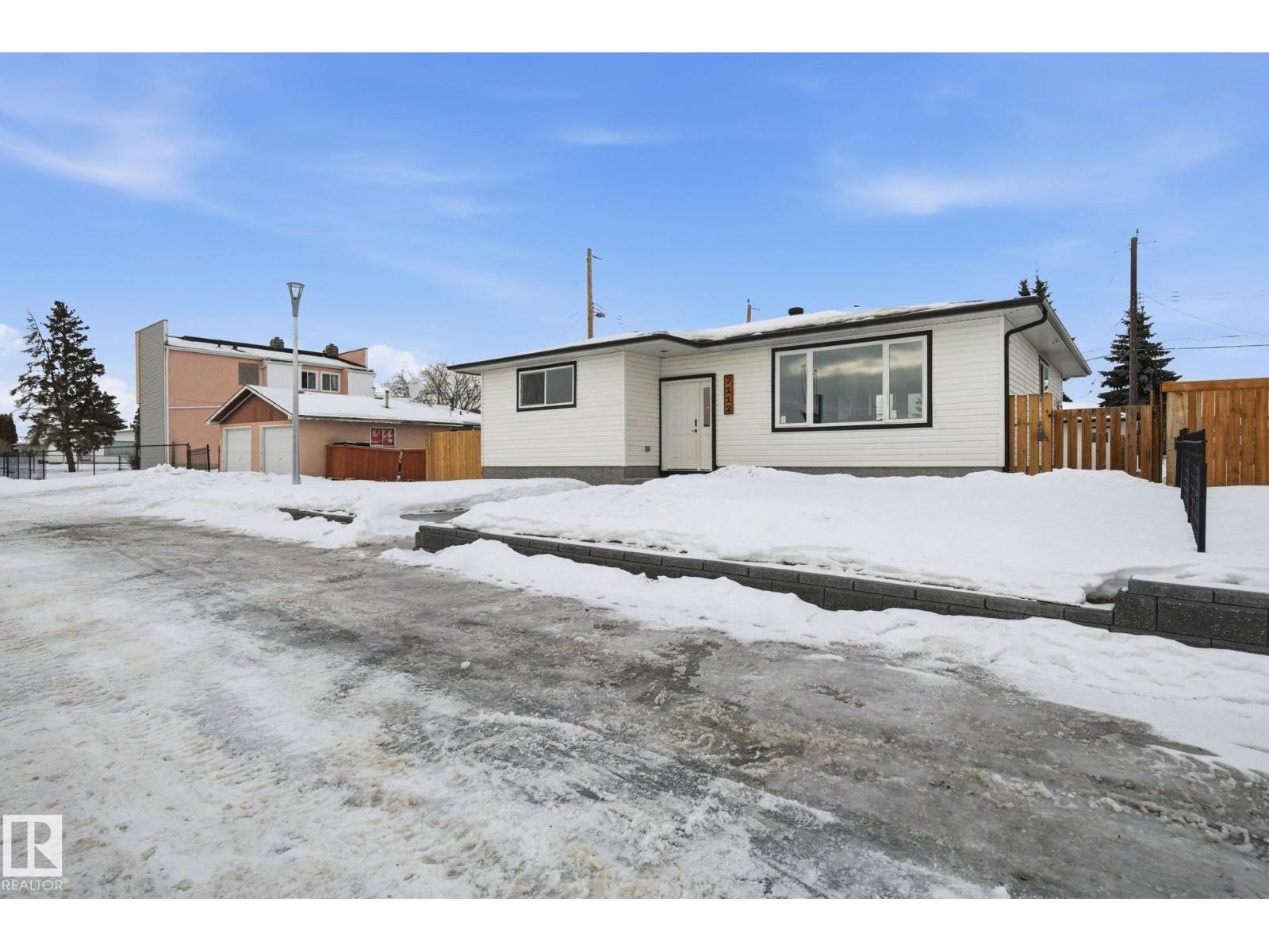 7112 132 Av Nw, Edmonton, Alberta  T5C 2A6 - Photo 2 - E4471411