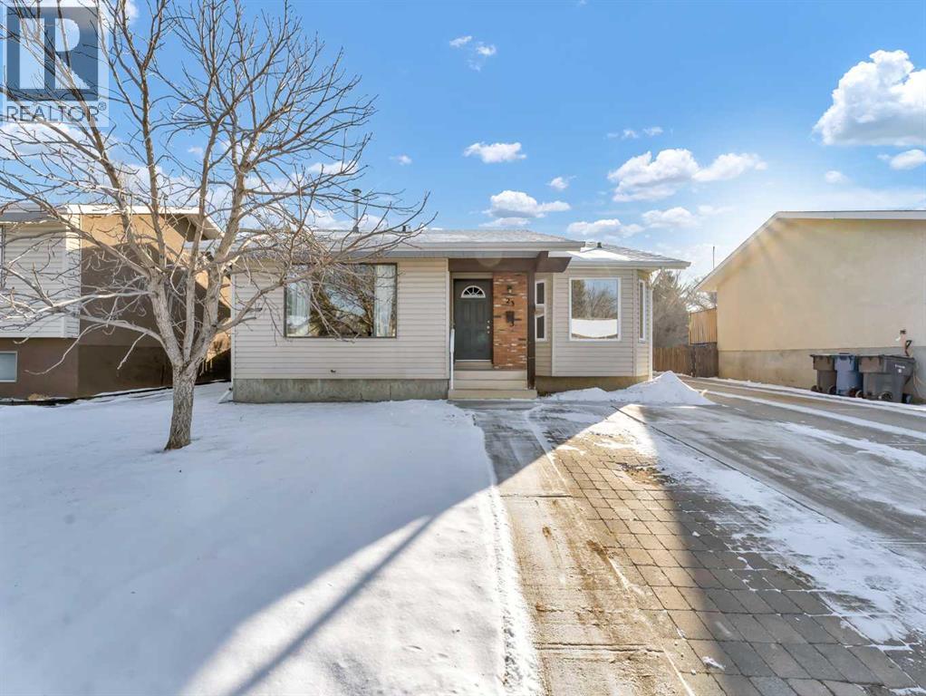 23 Ross Haven Avenue SE, Medicine Hat, Alberta