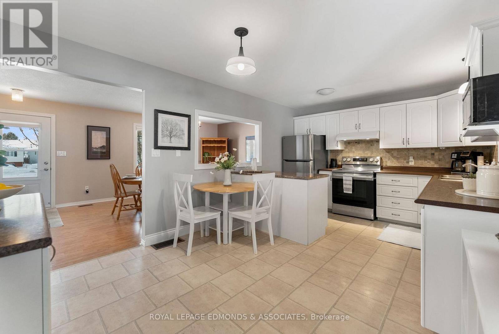 142 Springfield Crescent, Pembroke, Ontario  K8A 8J3 - Photo 11 - X12738818