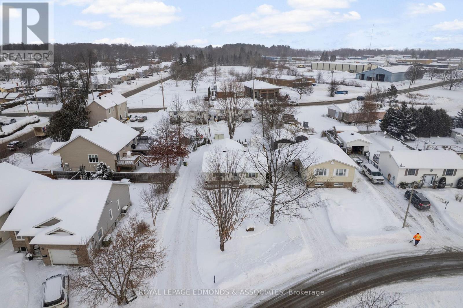 142 Springfield Crescent, Pembroke, Ontario  K8A 8J3 - Photo 4 - X12738818