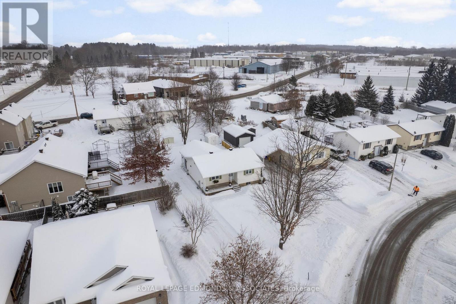 142 Springfield Crescent, Pembroke, Ontario  K8A 8J3 - Photo 5 - X12738818