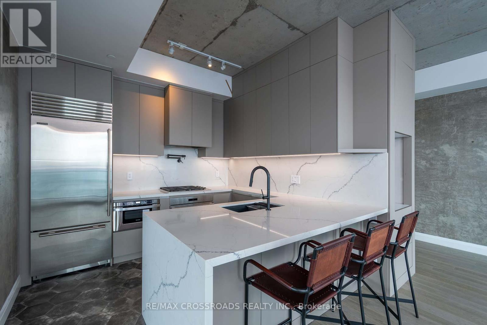 4401 - 224 King Street W, Toronto, Ontario  M5V 1H8 - Photo 7 - C12738638