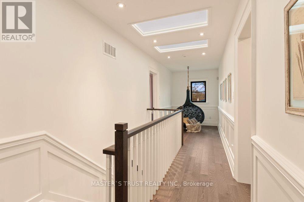 28 Forest Ridge Drive, Toronto, Ontario  M6B 1H3 - Photo 18 - C12738692