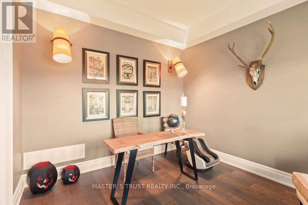 28 Forest Ridge Drive, Toronto, Ontario  M6B 1H3 - Photo 5 - C12738692