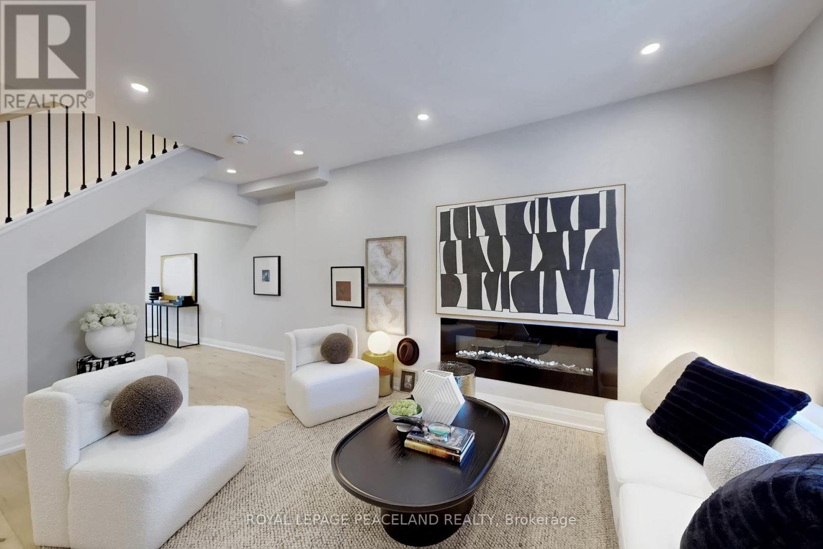 101 MARCHMOUNT ROAD, Toronto, Ontario