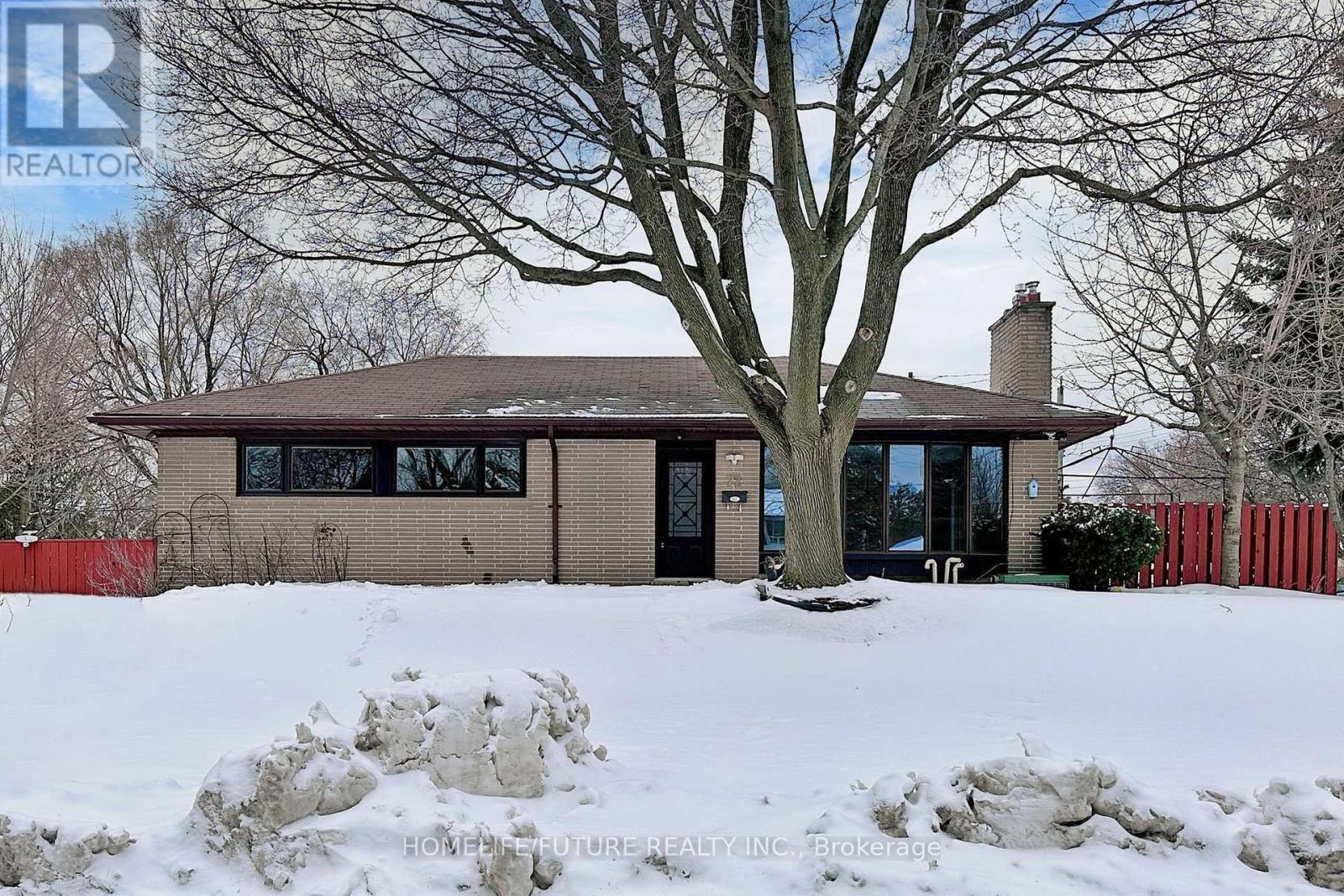 72 TREVERTON DRIVE, Toronto, Ontario