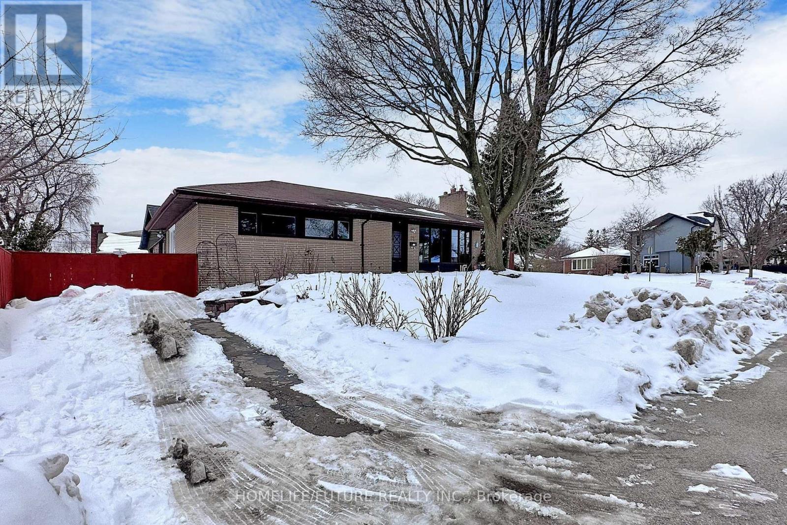 72 Treverton Drive, Toronto, Ontario  M1K 3S7 - Photo 2 - E12738350