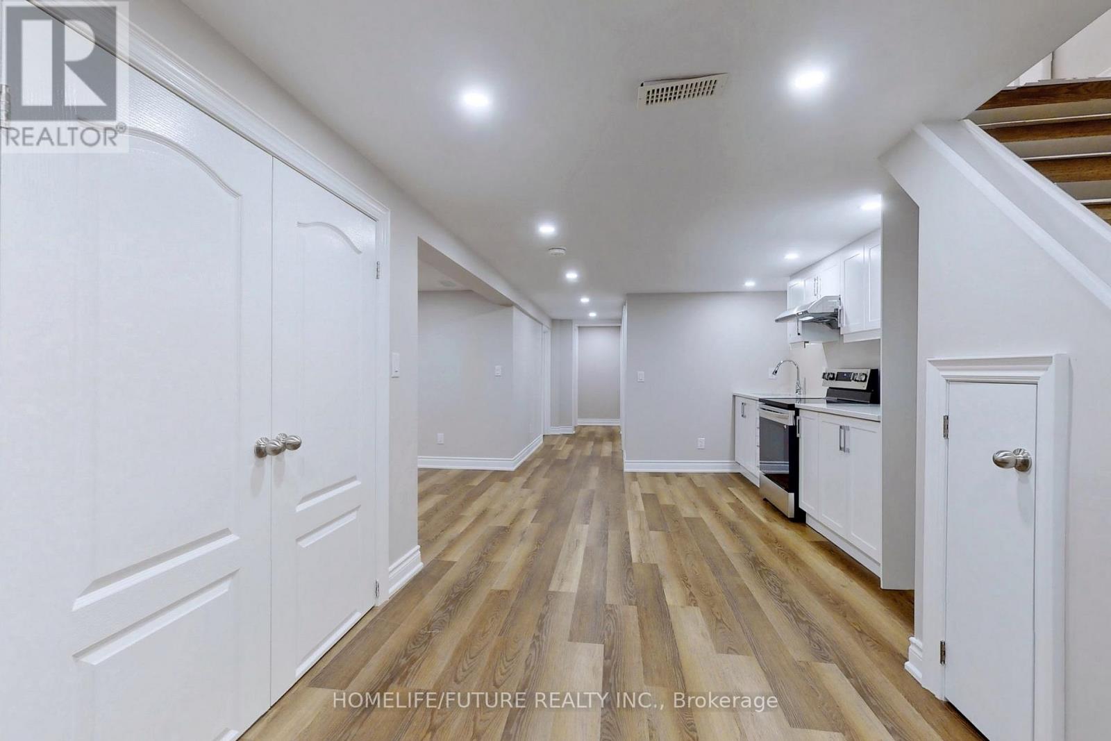 72 Treverton Drive, Toronto, Ontario  M1K 3S7 - Photo 5 - E12738350