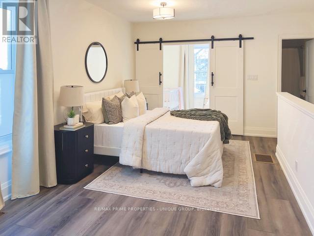 633 Milverton Boulevard, Toronto, Ontario  M4C 1X8 - Photo 15 - E12738626