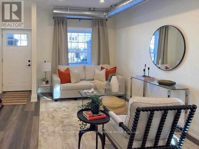 633 Milverton Boulevard, Toronto, Ontario  M4C 1X8 - Photo 2 - E12738626