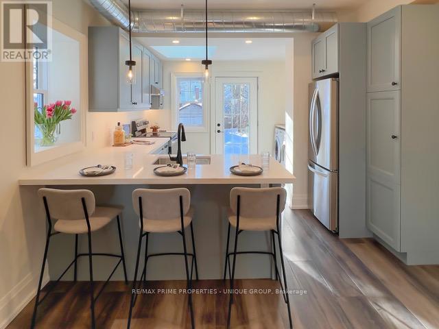 633 Milverton Boulevard, Toronto, Ontario  M4C 1X8 - Photo 4 - E12738626