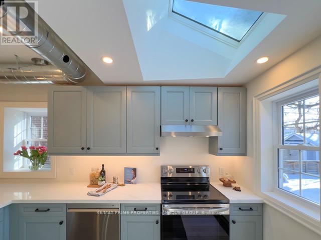 633 Milverton Boulevard, Toronto, Ontario  M4C 1X8 - Photo 7 - E12738626