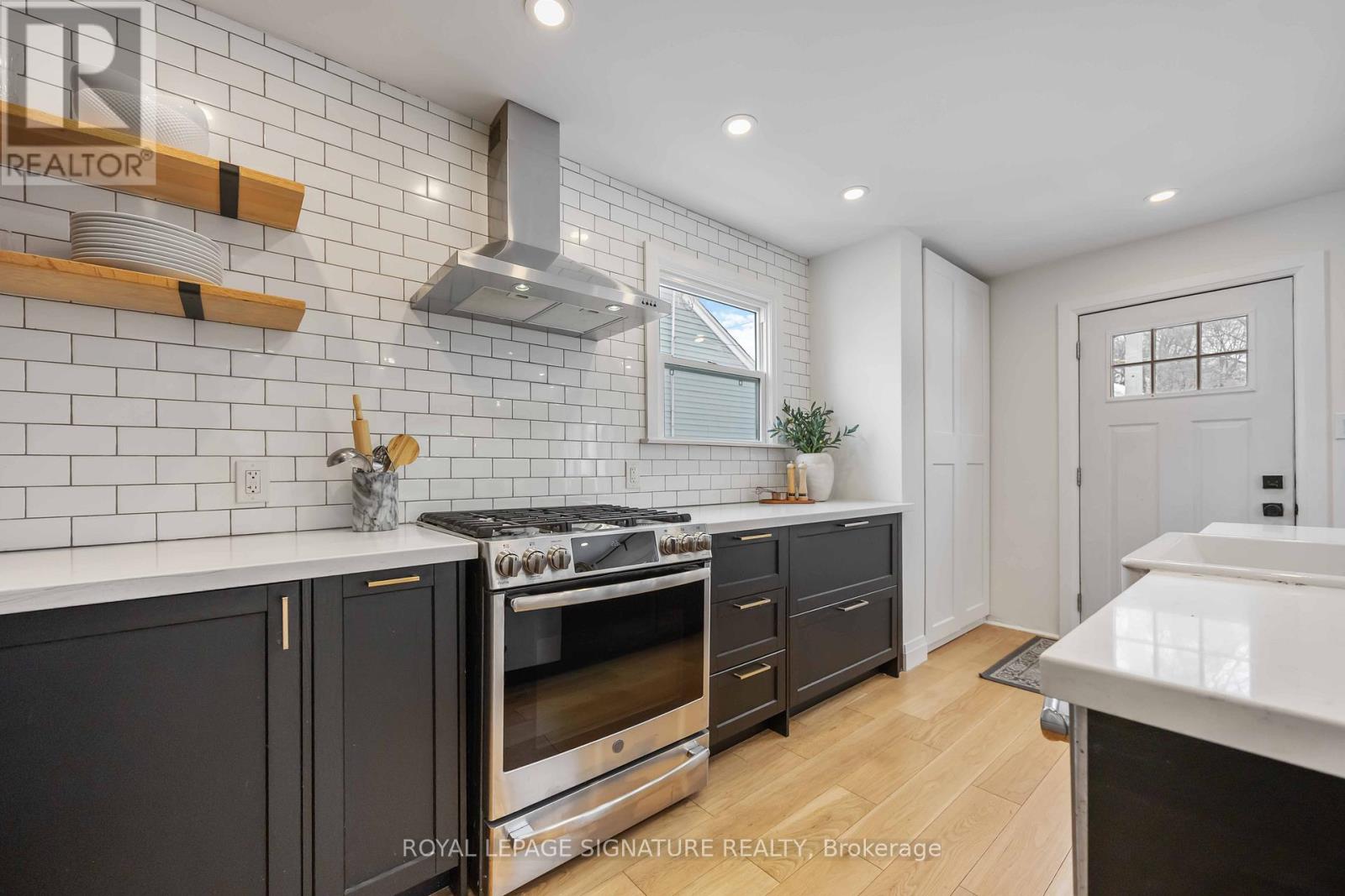 76 Squires Avenue, Toronto, Ontario  M4B 2R5 - Photo 12 - E12738800