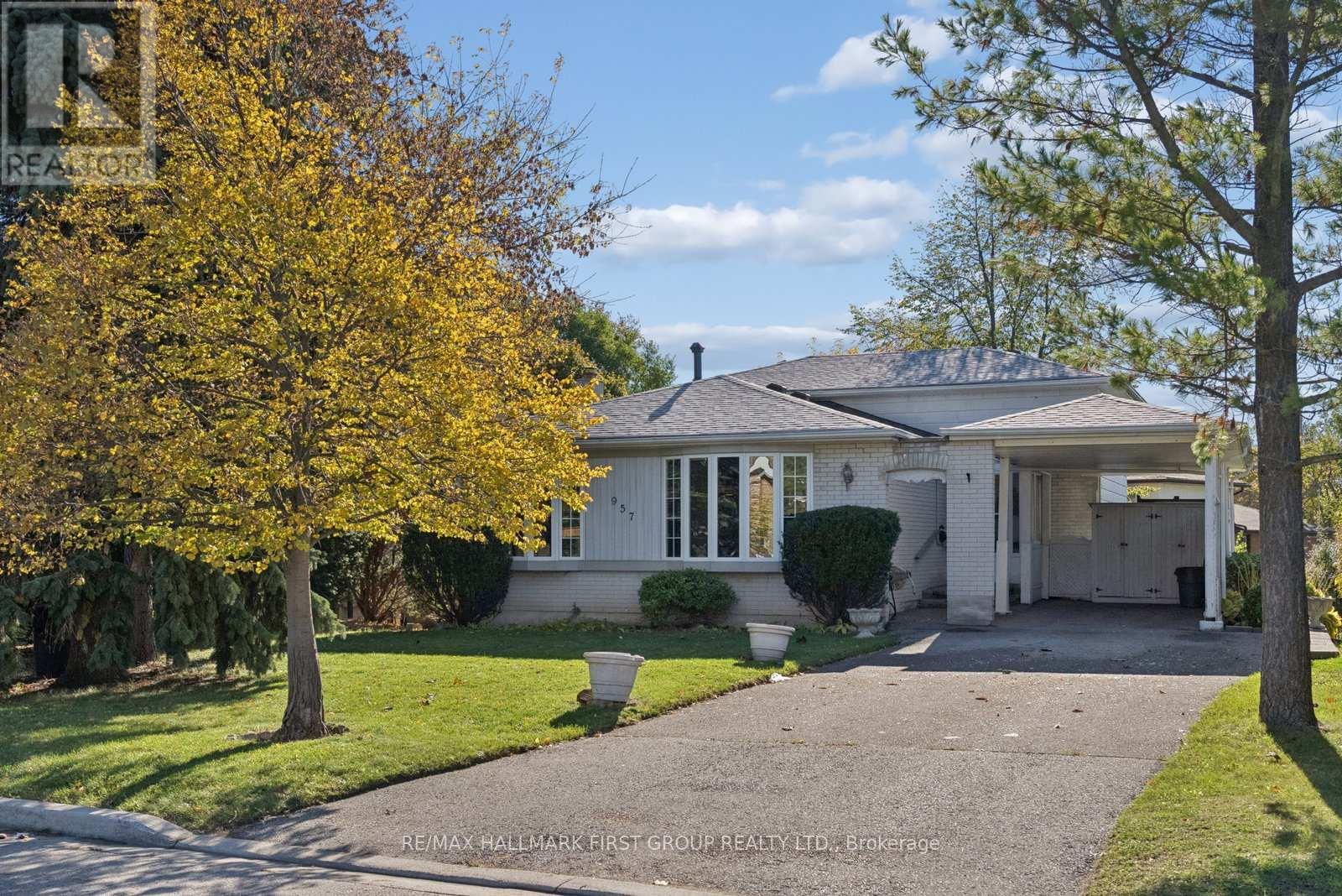 957 Timmins Gardens, Pickering, Ontario  L1W 2L3 - Photo 2 - E12738842