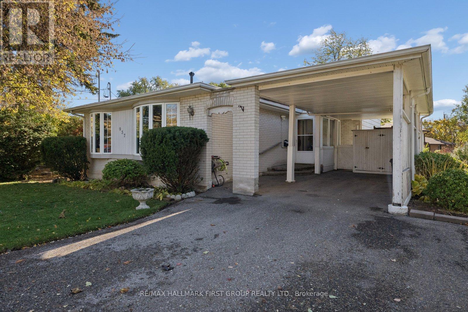 957 Timmins Gardens, Pickering, Ontario  L1W 2L3 - Photo 4 - E12738842