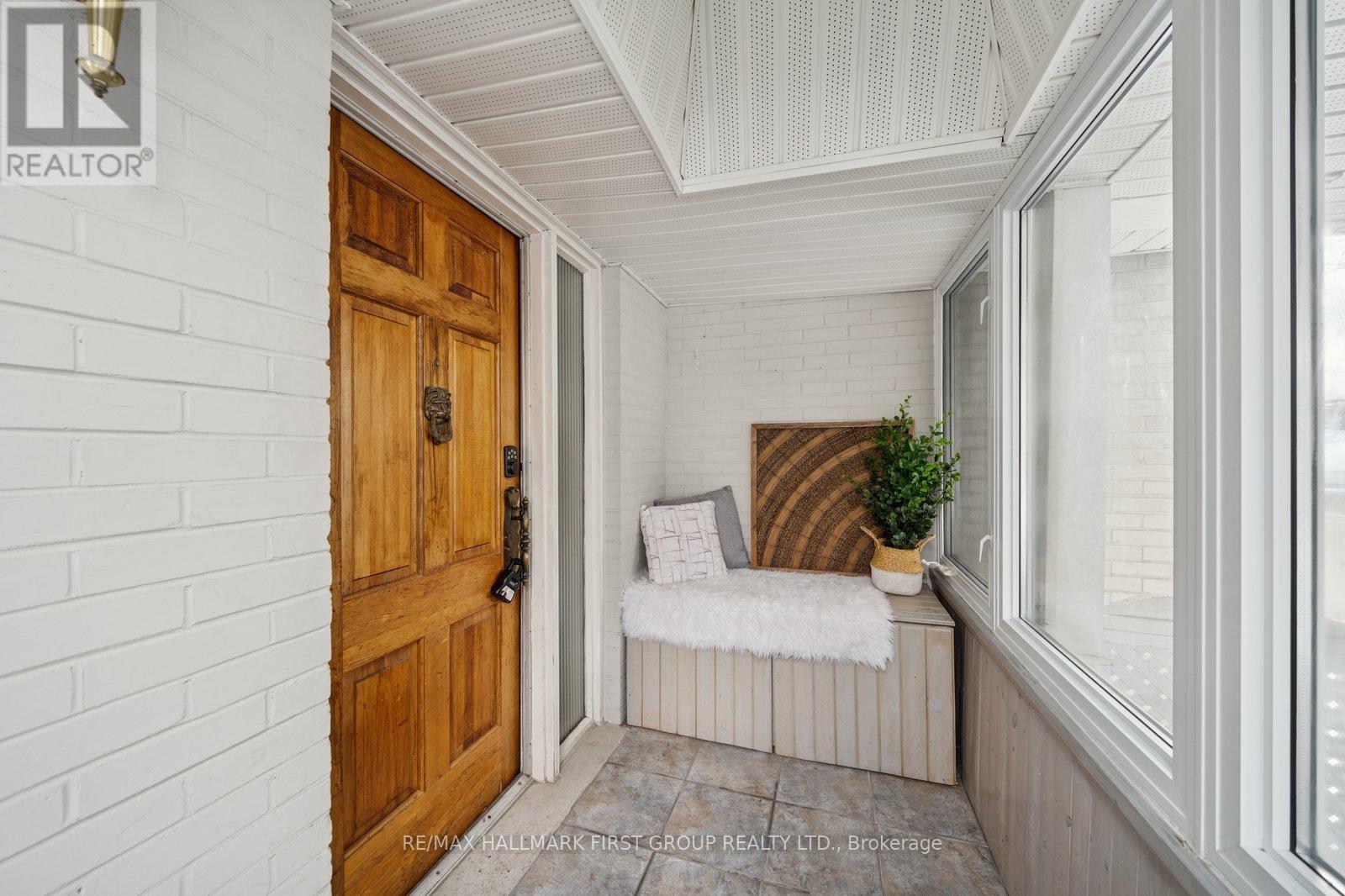 957 Timmins Gardens, Pickering, Ontario  L1W 2L3 - Photo 5 - E12738842