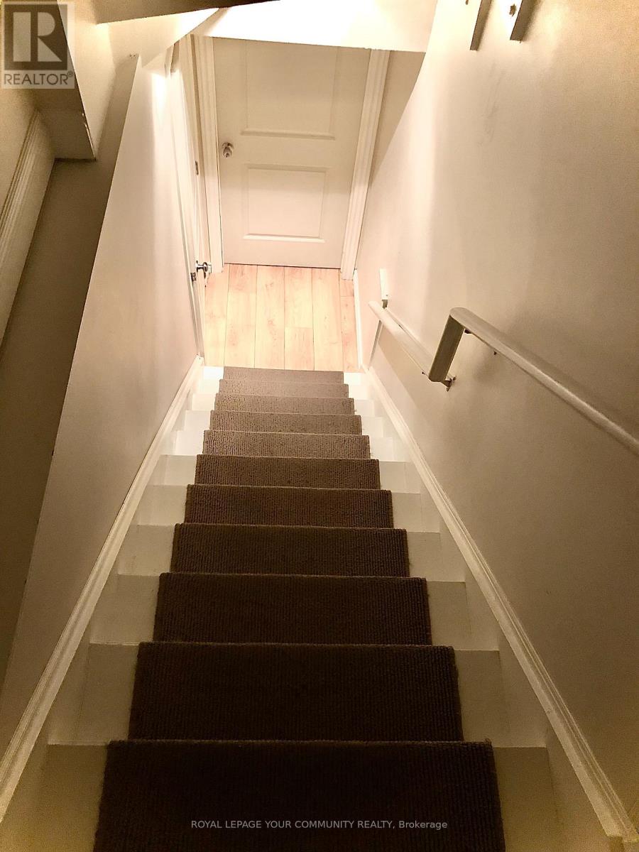 Lower - 134 James Street, King (King City), Ontario  L7B 1J6 - Photo 4 - N12693578