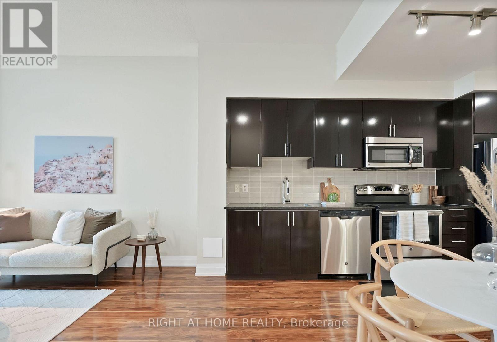 303 - 7171 Yonge Street, Markham, Ontario  L3T 0C5 - Photo 5 - N12738640