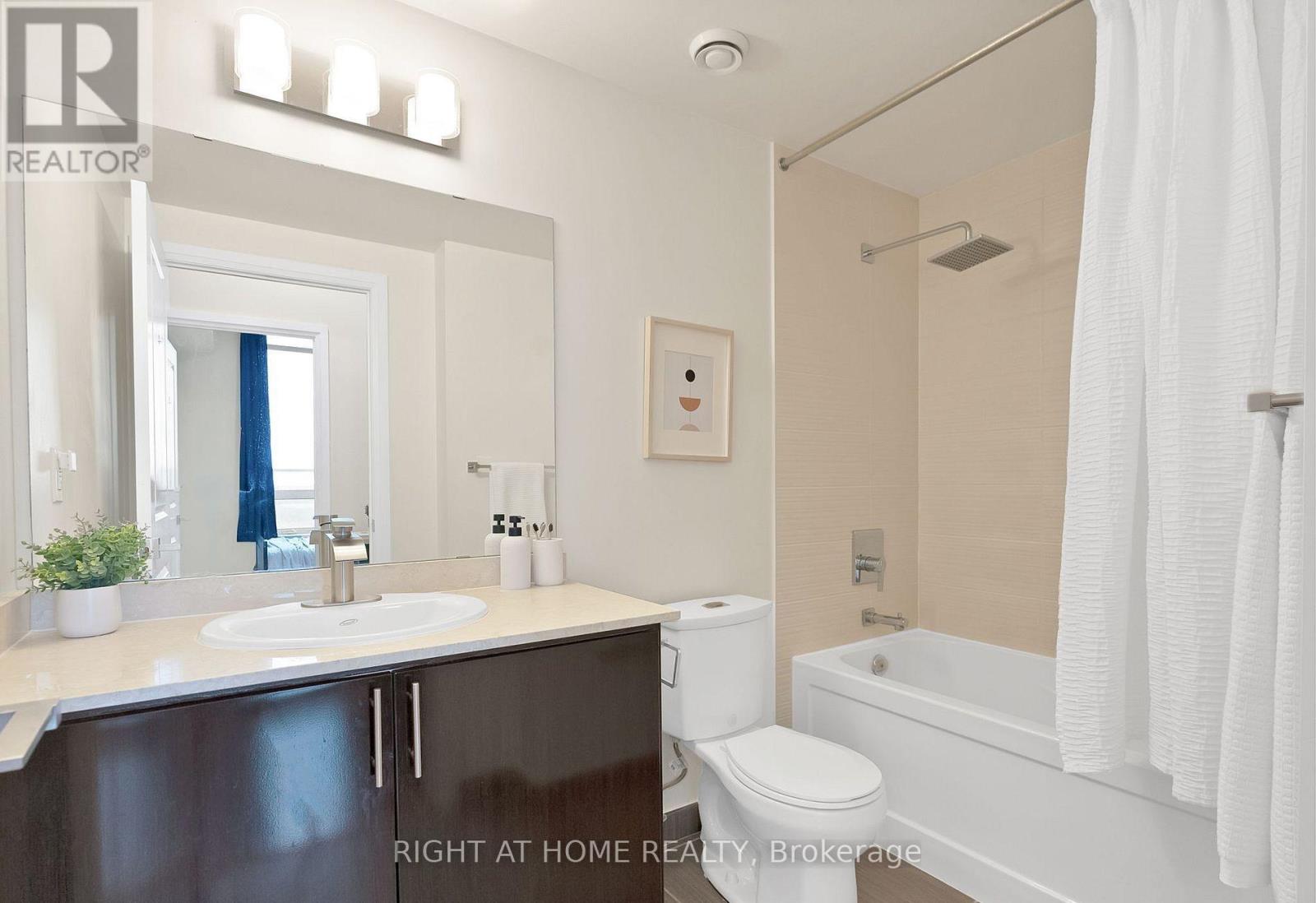 303 - 7171 Yonge Street, Markham, Ontario  L3T 0C5 - Photo 9 - N12738640