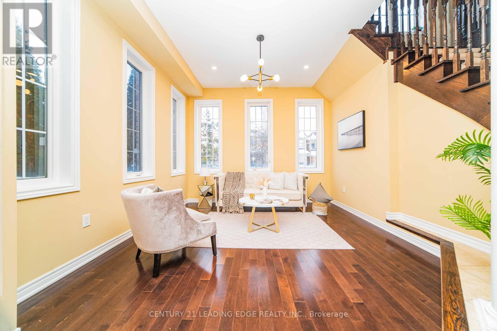 49 Stonechurch Crescent, Markham, Ontario  L6B 0J2 - Photo 10 - N12738654