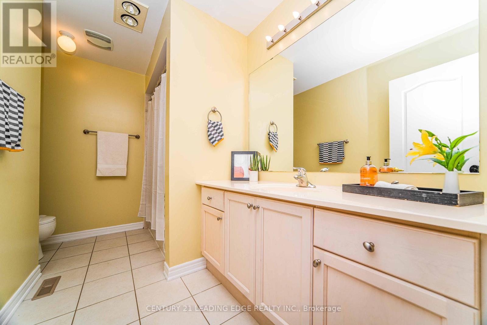 49 Stonechurch Crescent, Markham, Ontario  L6B 0J2 - Photo 30 - N12738654