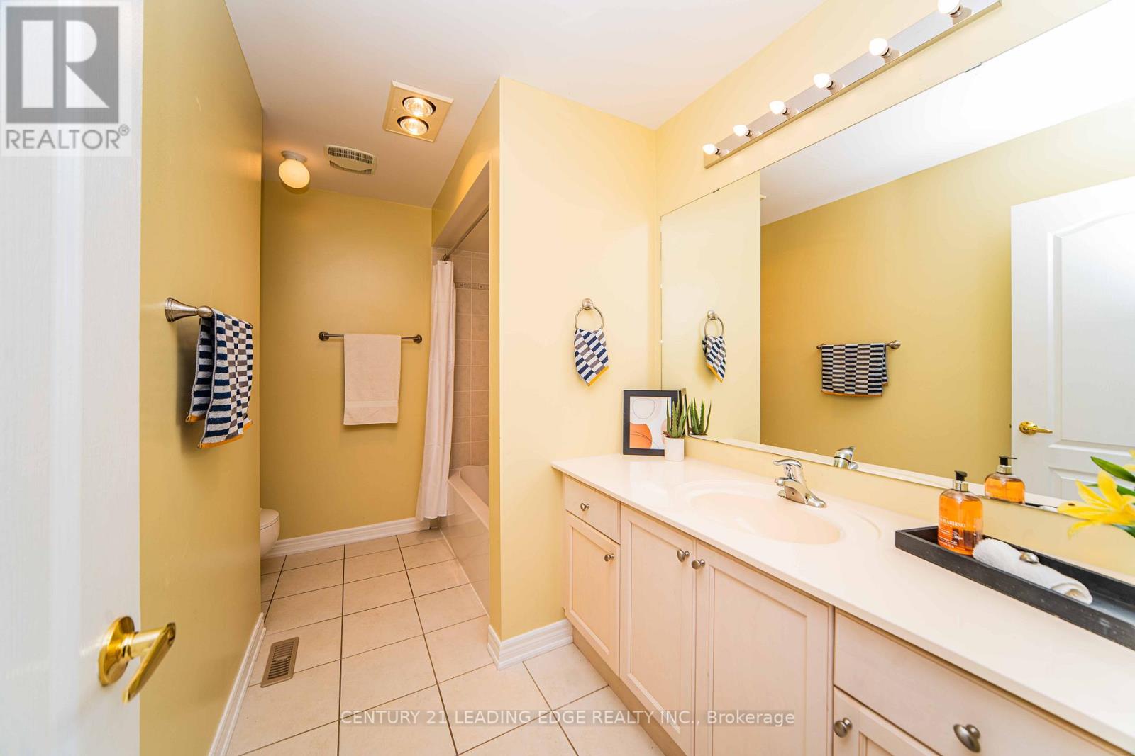 49 Stonechurch Crescent, Markham, Ontario  L6B 0J2 - Photo 31 - N12738654