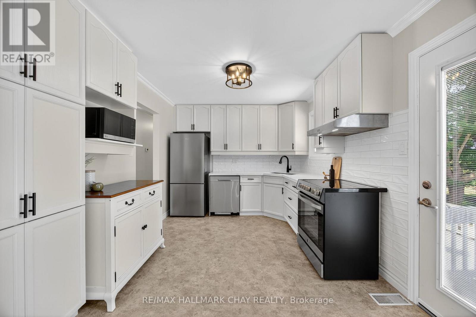 206 North Ridge Road, Essa (Thornton), Ontario L0L 2N0 - Photo 6 - N12738664