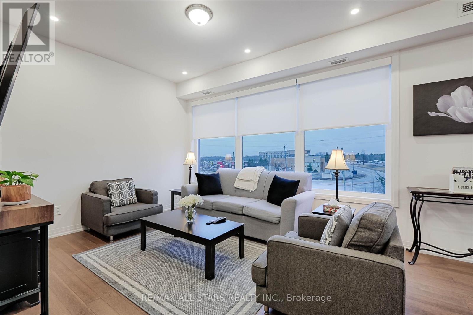 301 - 164 Cemetery Road, Uxbridge, Ontario  L9P 1R1 - Photo 3 - N12738724