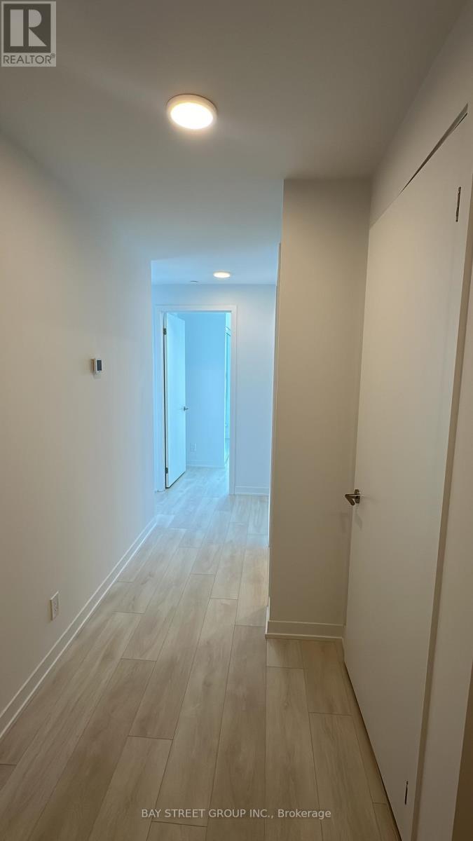 2111 - 7950 Bathurst Street, Vaughan, Ontario  L4J 0L4 - Photo 3 - N12738770