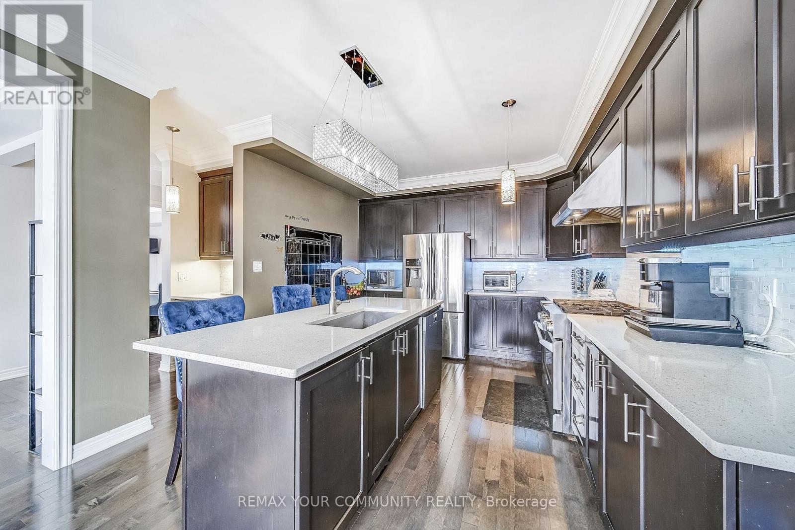 18 Beechener Street, Georgina, Ontario  L0E 1R0 - Photo 11 - N12738810