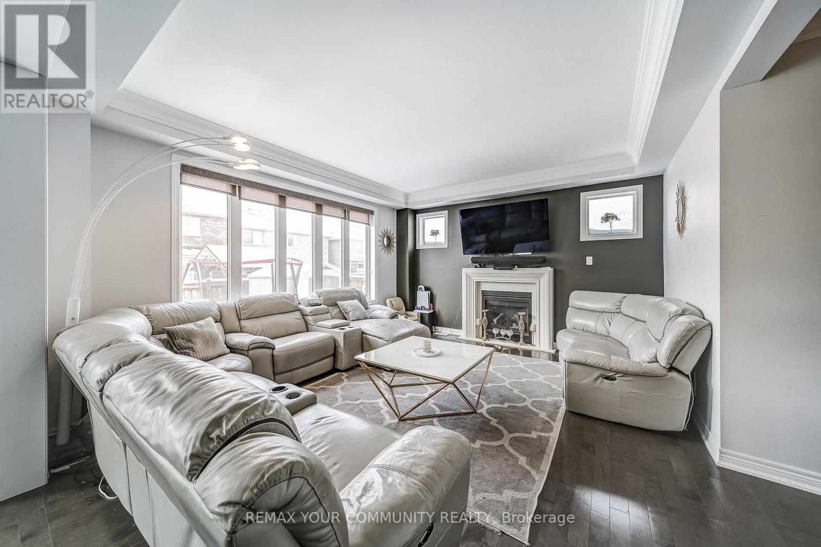 18 Beechener Street, Georgina, Ontario  L0E 1R0 - Photo 15 - N12738810