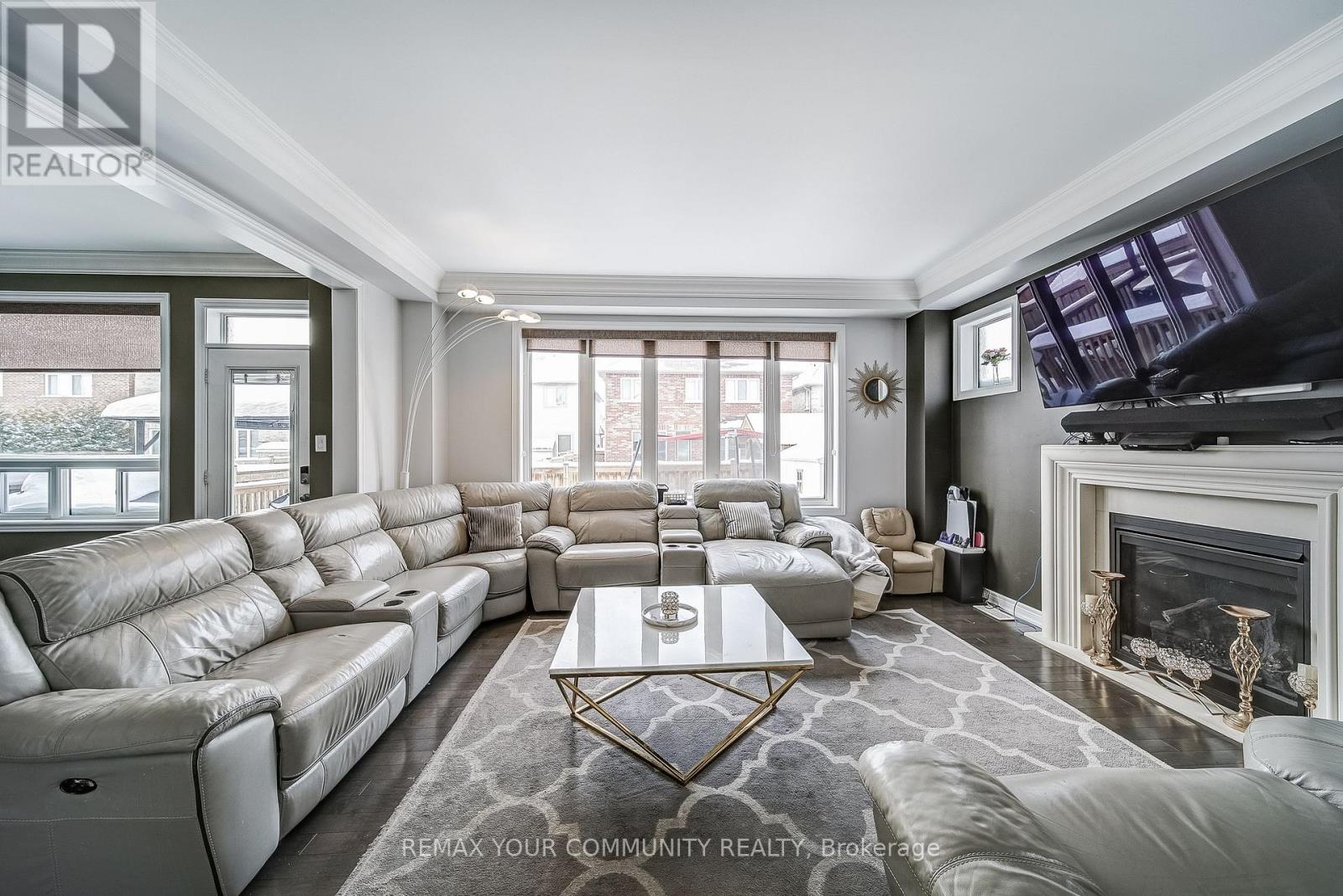 18 Beechener Street, Georgina, Ontario  L0E 1R0 - Photo 16 - N12738810