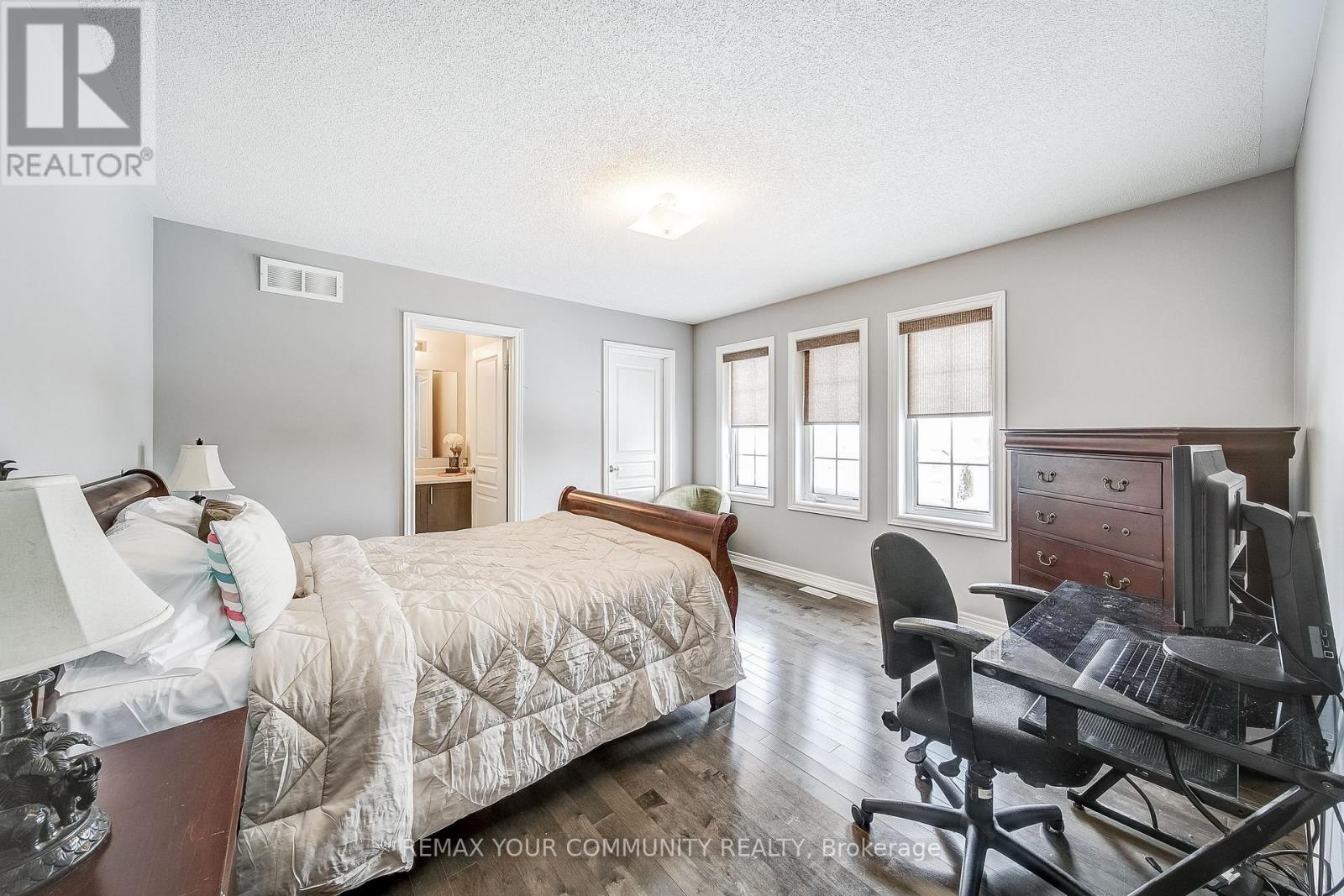 18 Beechener Street, Georgina, Ontario  L0E 1R0 - Photo 24 - N12738810