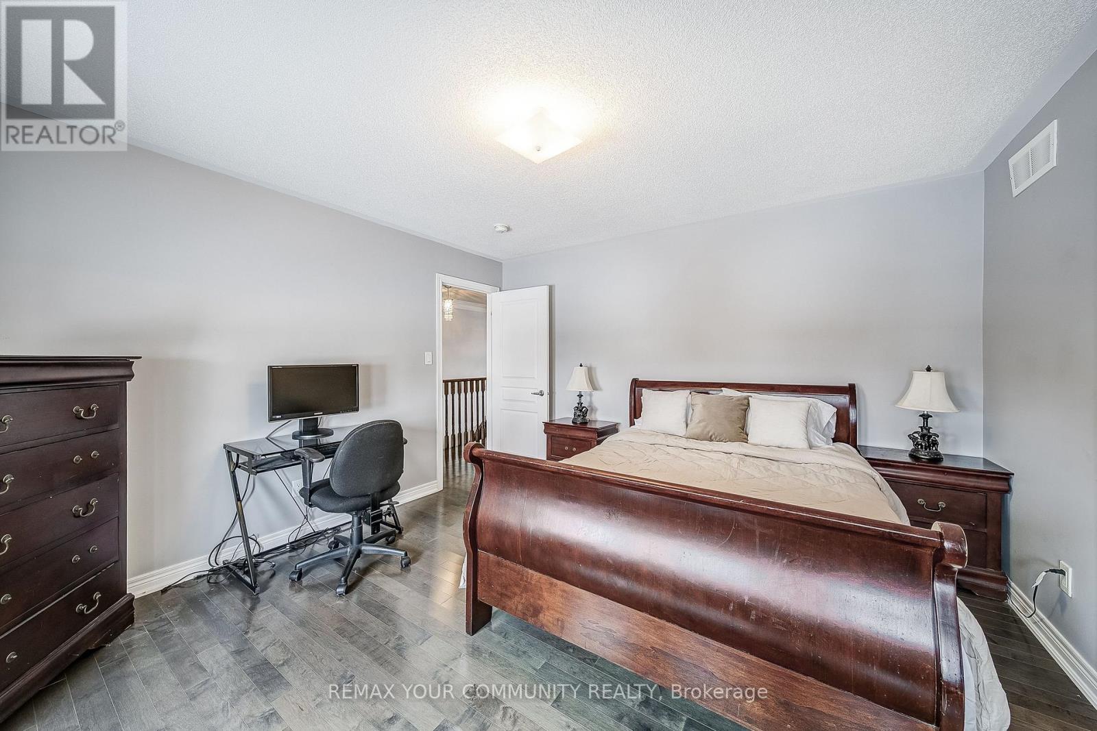 18 Beechener Street, Georgina, Ontario  L0E 1R0 - Photo 25 - N12738810