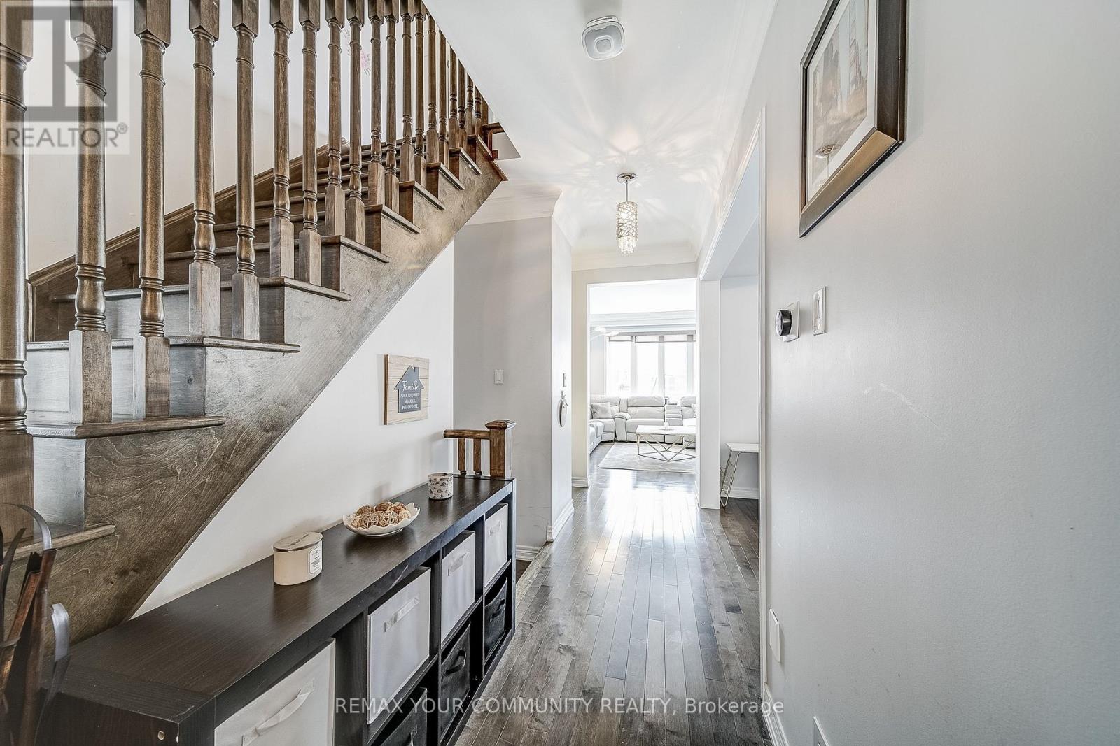 18 Beechener Street, Georgina, Ontario  L0E 1R0 - Photo 6 - N12738810