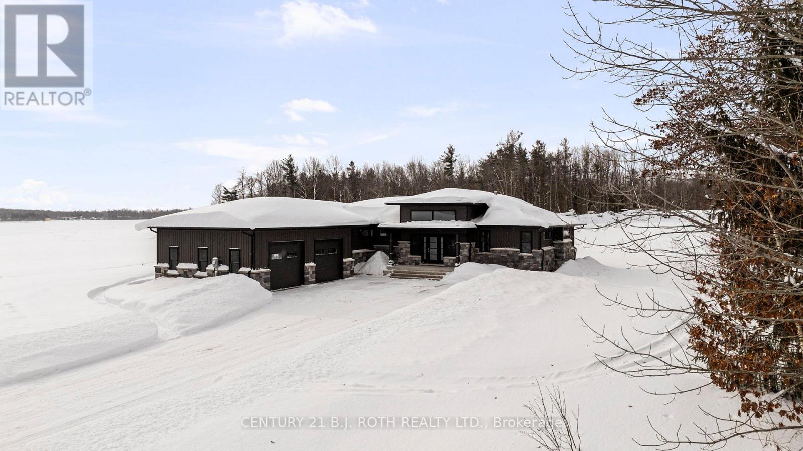 3510 Brennan Line W, Severn, Ontario  L3V 0W3 - Photo 1 - S12738812