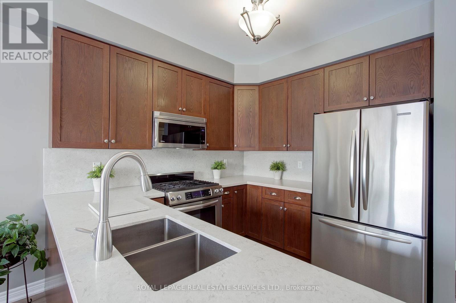 2275 Littondale Lane, Oakville, Ontario  L6M 0A6 - Photo 16 - W12738652