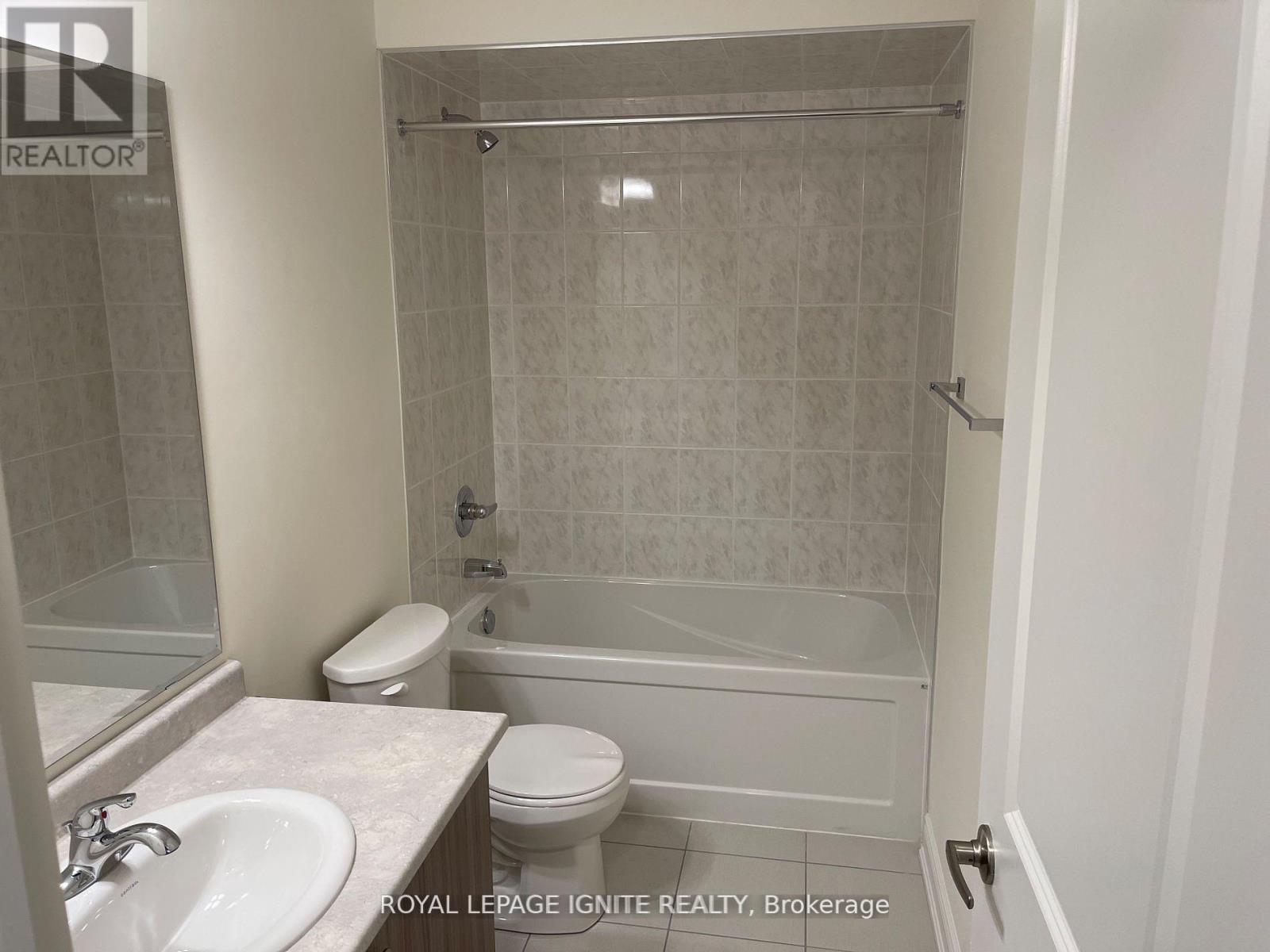 35 Bushwood Trail, Brampton, Ontario  L6Y 6G6 - Photo 11 - W12738660