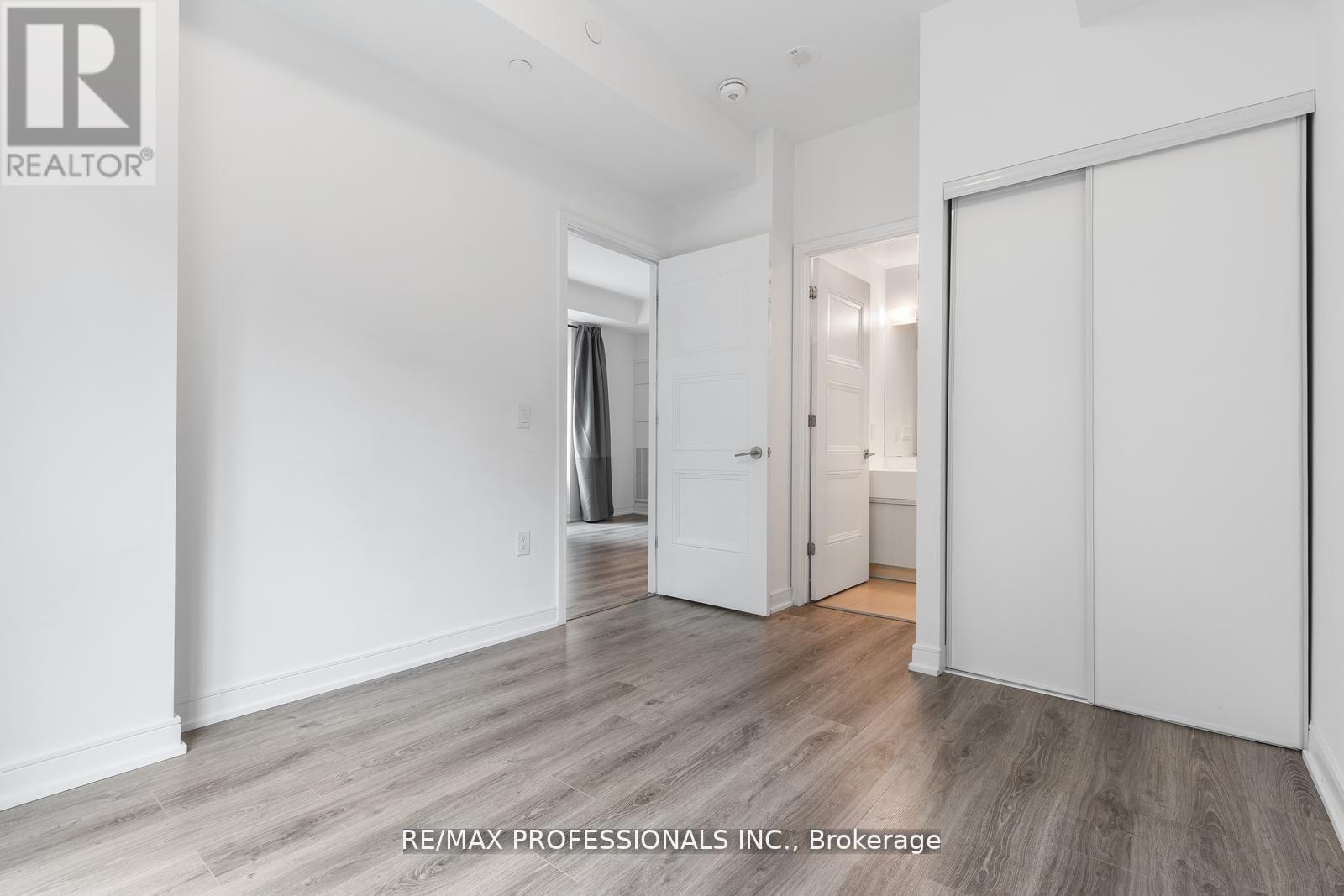 213 - 25 Neighbourhood Lane, Toronto, Ontario  M9Y 0C4 - Photo 10 - W12738670